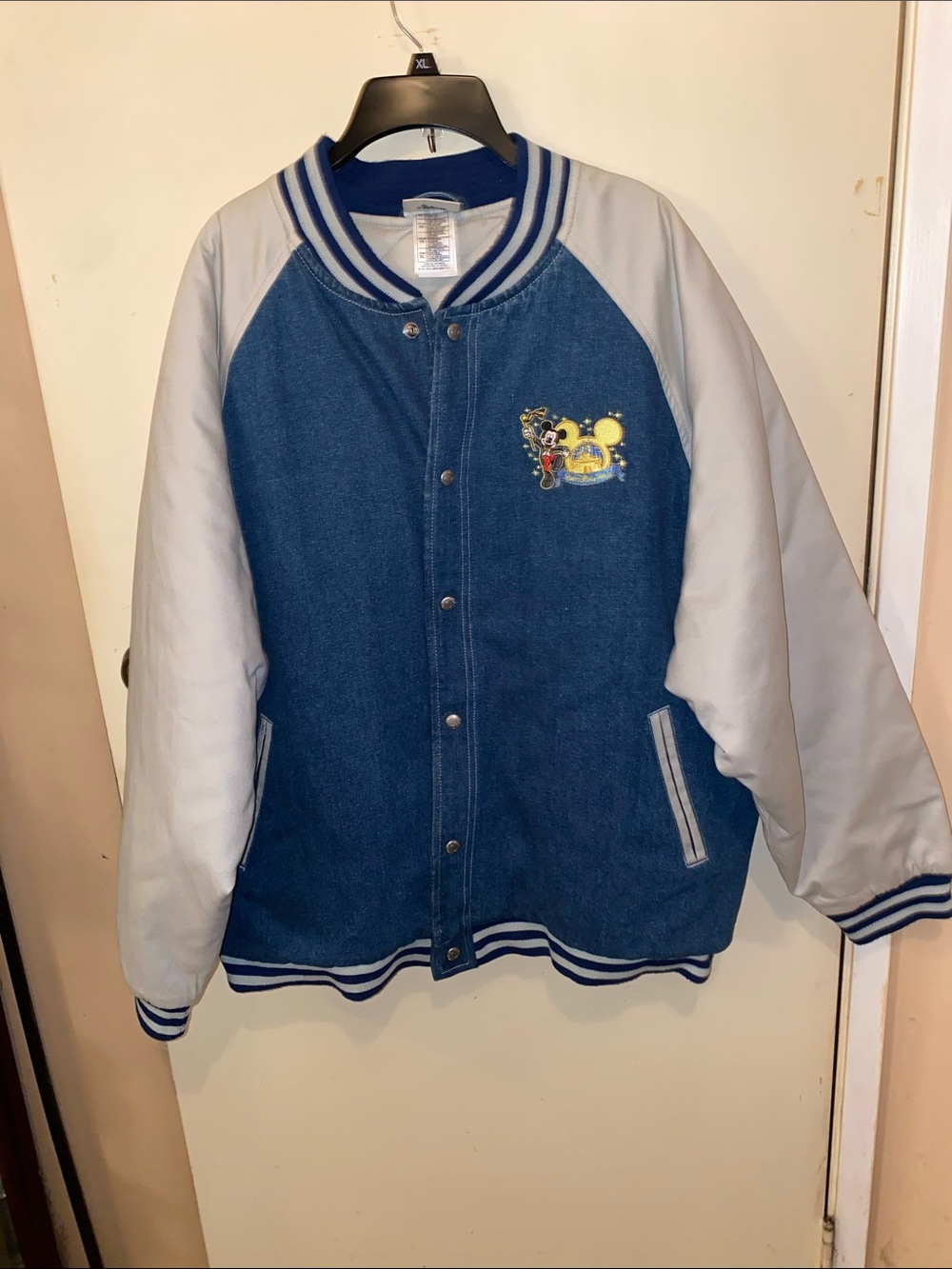 WALT DISNEY WORLD THE HAPPIEST PLACE ON EARTH VARSITY DENIM JACKET XL / UNISEX
